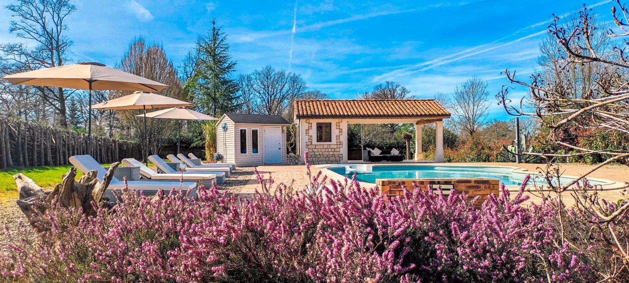 Villa Tagibao Avec Piscine Chauffee Et Spa Lesterps Zewnętrze zdjęcie