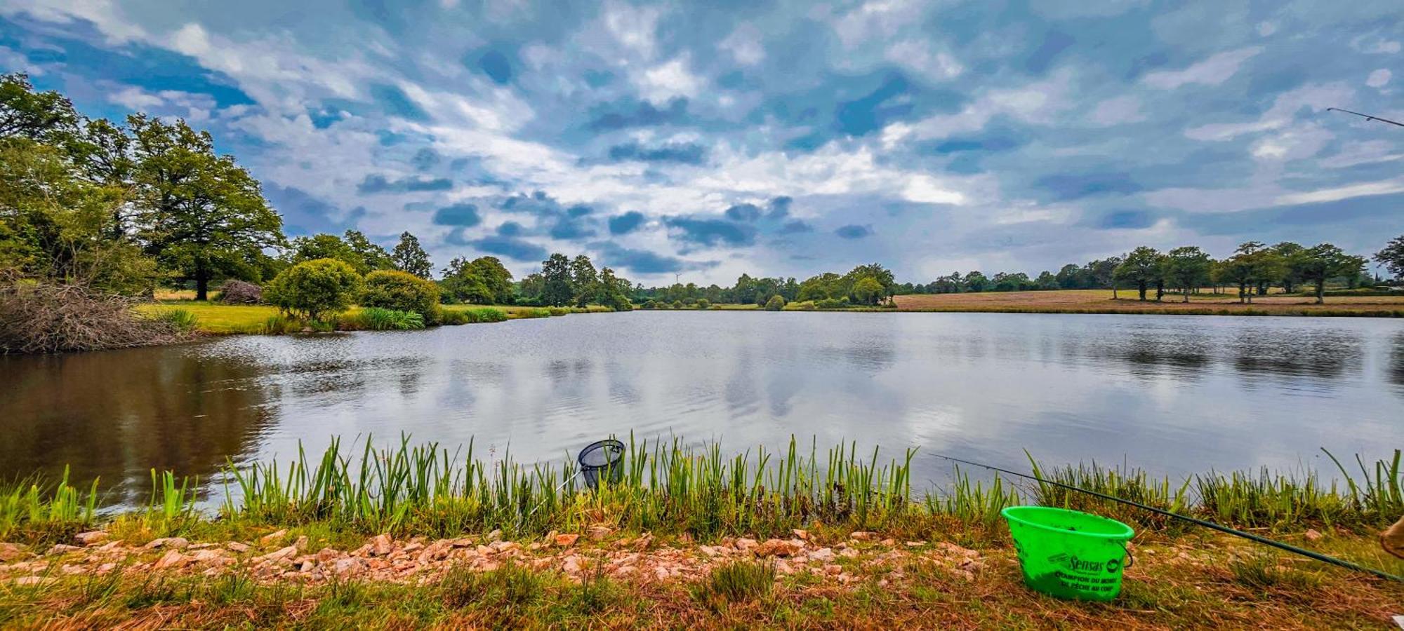 Villa Tagibao Avec Piscine Chauffee Et Spa Lesterps Zewnętrze zdjęcie