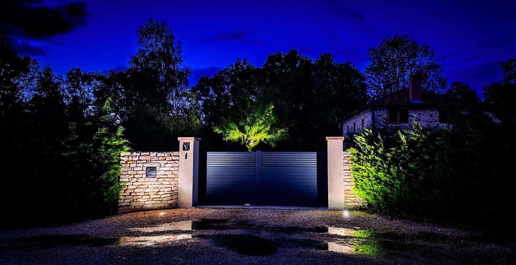 Villa Tagibao Avec Piscine Chauffee Et Spa Lesterps Zewnętrze zdjęcie