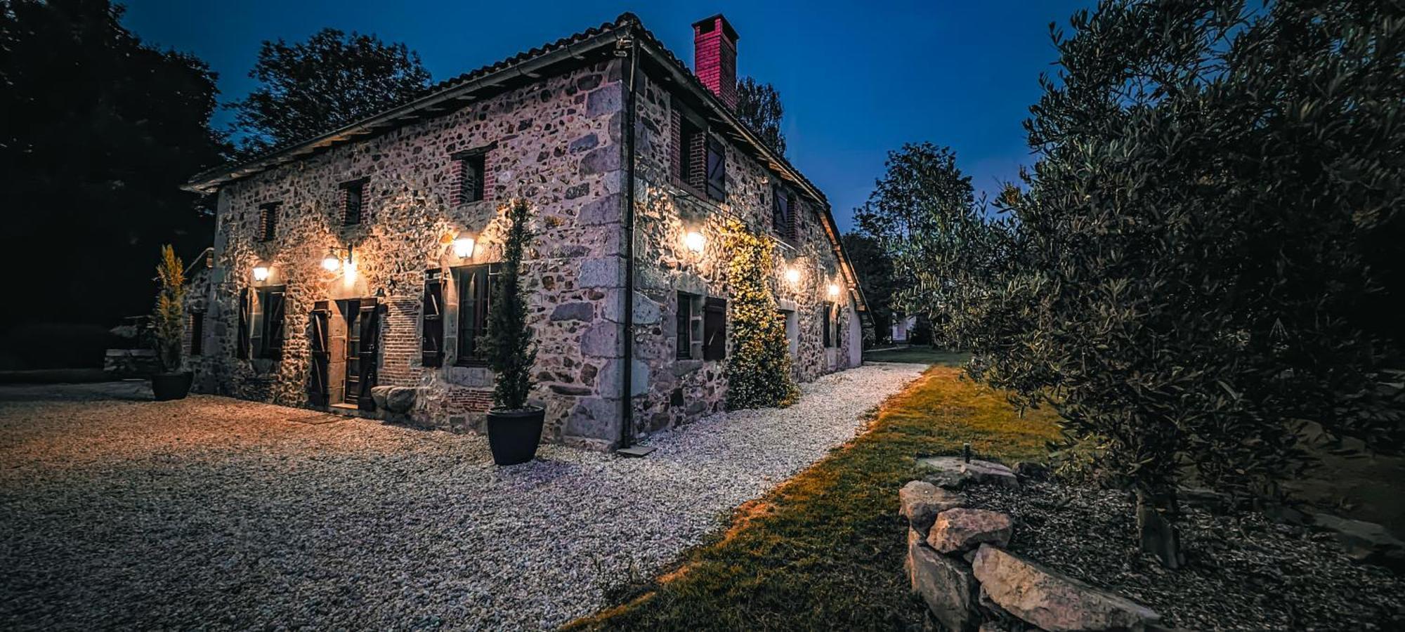 Villa Tagibao Avec Piscine Chauffee Et Spa Lesterps Zewnętrze zdjęcie