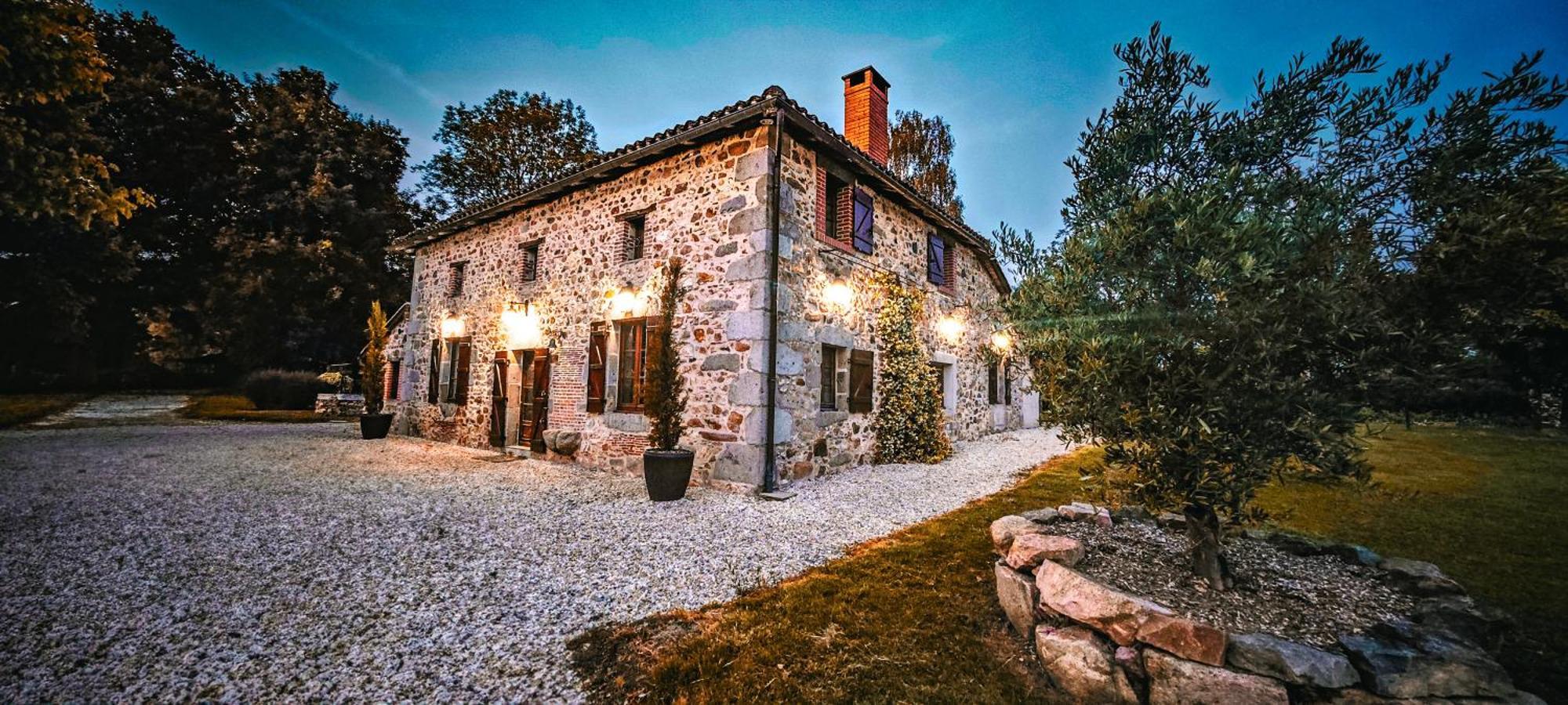 Villa Tagibao Avec Piscine Chauffee Et Spa Lesterps Zewnętrze zdjęcie