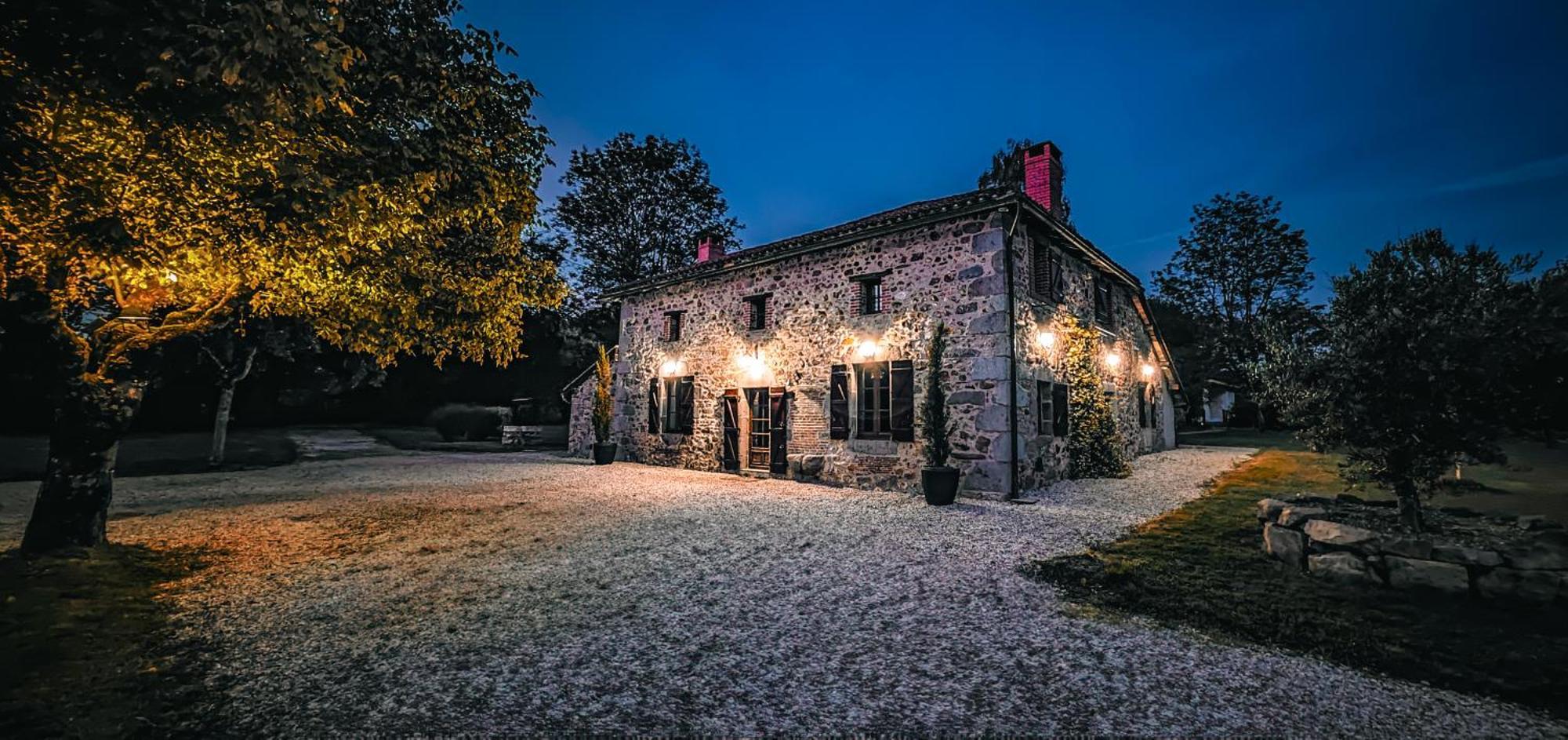 Villa Tagibao Avec Piscine Chauffee Et Spa Lesterps Zewnętrze zdjęcie