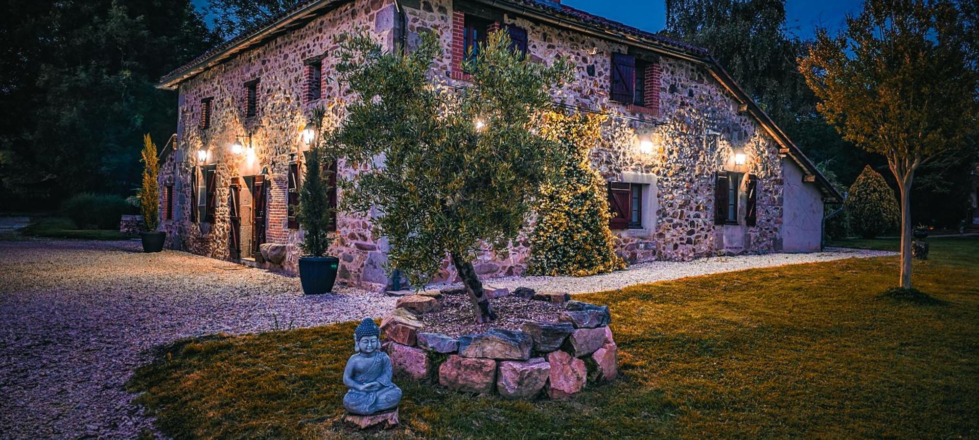 Villa Tagibao Avec Piscine Chauffee Et Spa Lesterps Zewnętrze zdjęcie