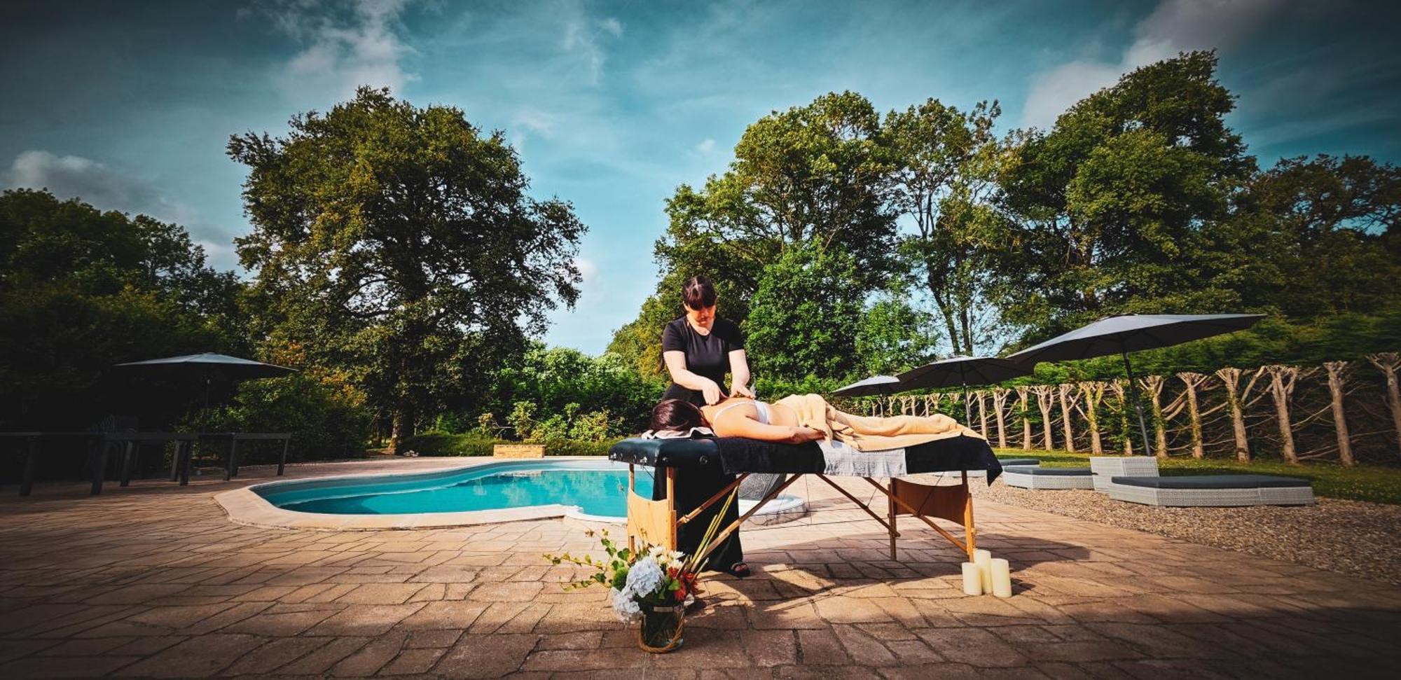 Villa Tagibao Avec Piscine Chauffee Et Spa Lesterps Zewnętrze zdjęcie