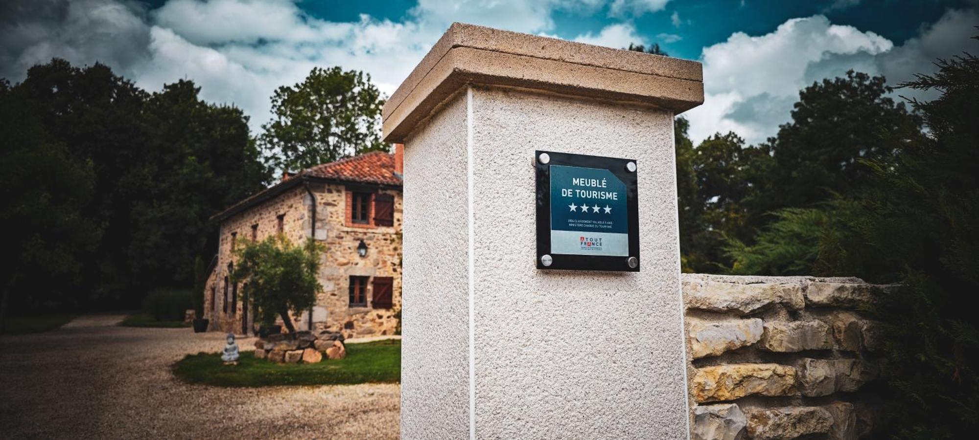 Villa Tagibao Avec Piscine Chauffee Et Spa Lesterps Zewnętrze zdjęcie
